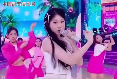 沈佳润出场小沈阳被抬走 星二代惊艳逆袭